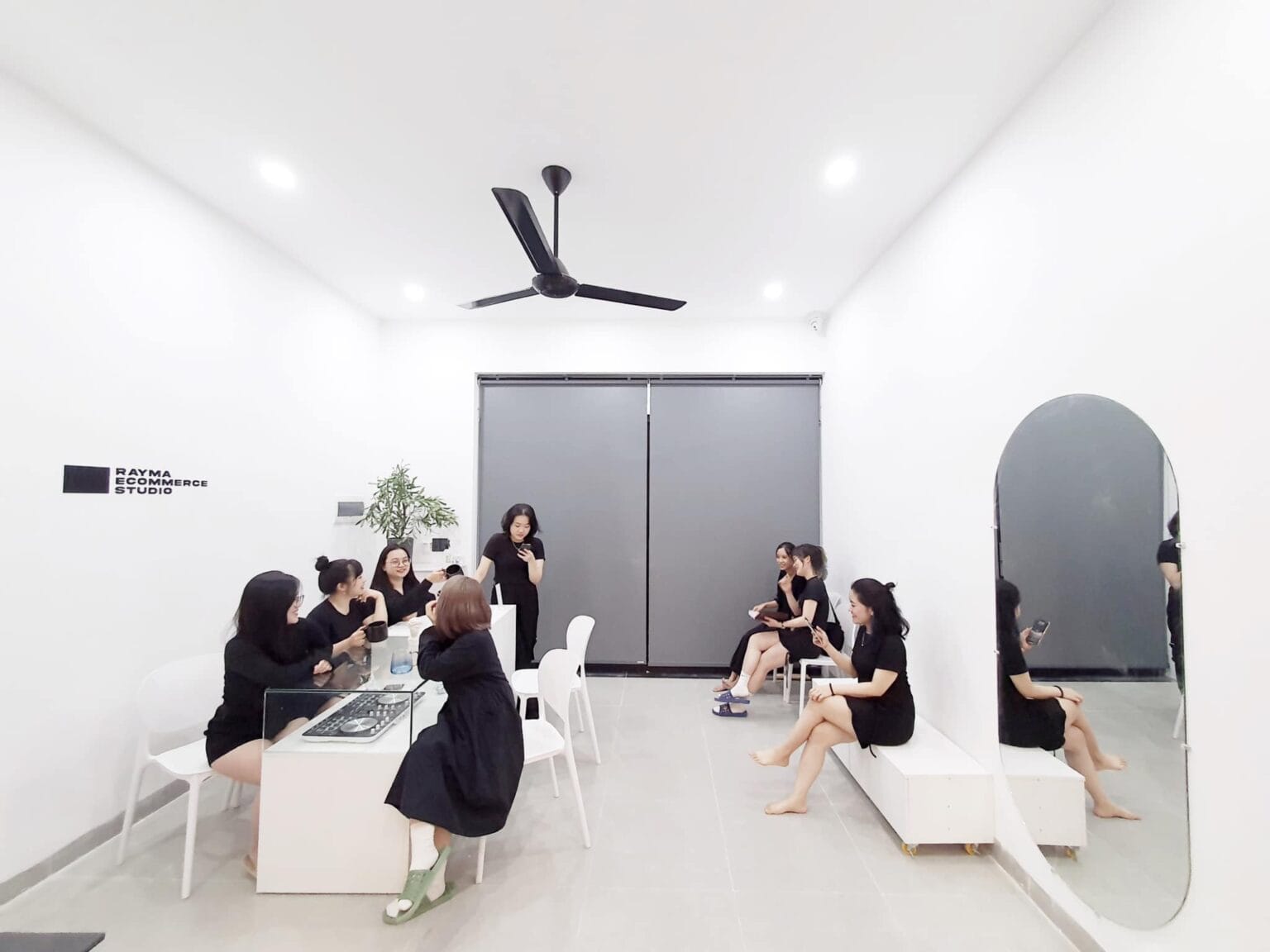 Kho Hàng Tập Đoàn